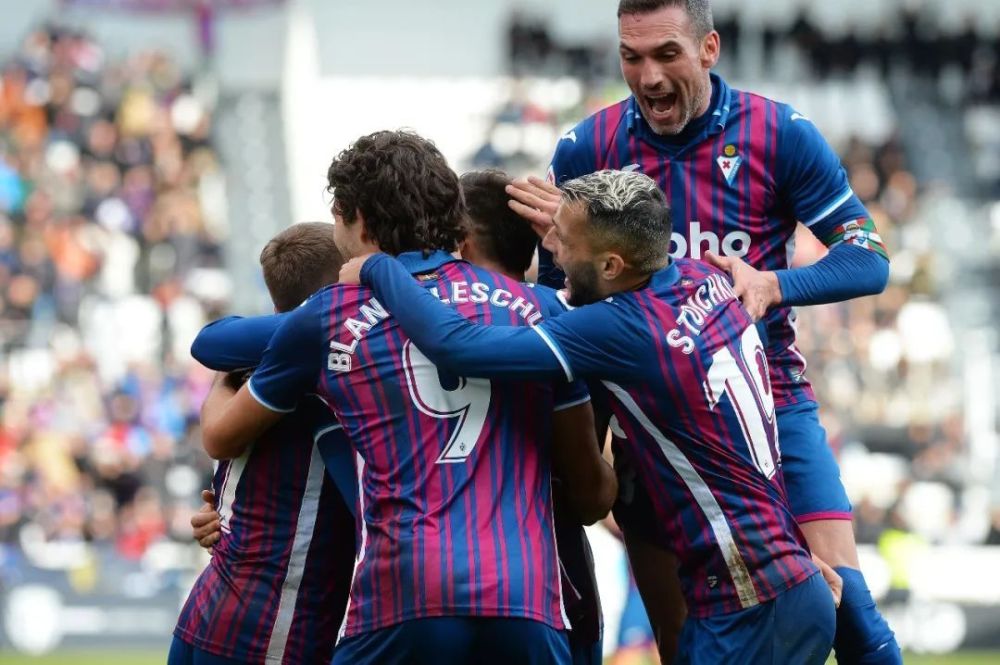 队布局与效 队布局与效