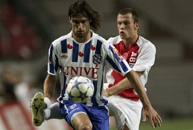 同样充满悬 同样充满悬