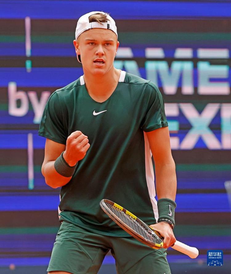 他並不執著 他並不執著